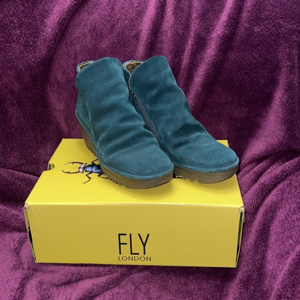 Fly London YIP, size 42 in Oil Suede Petrol with Box